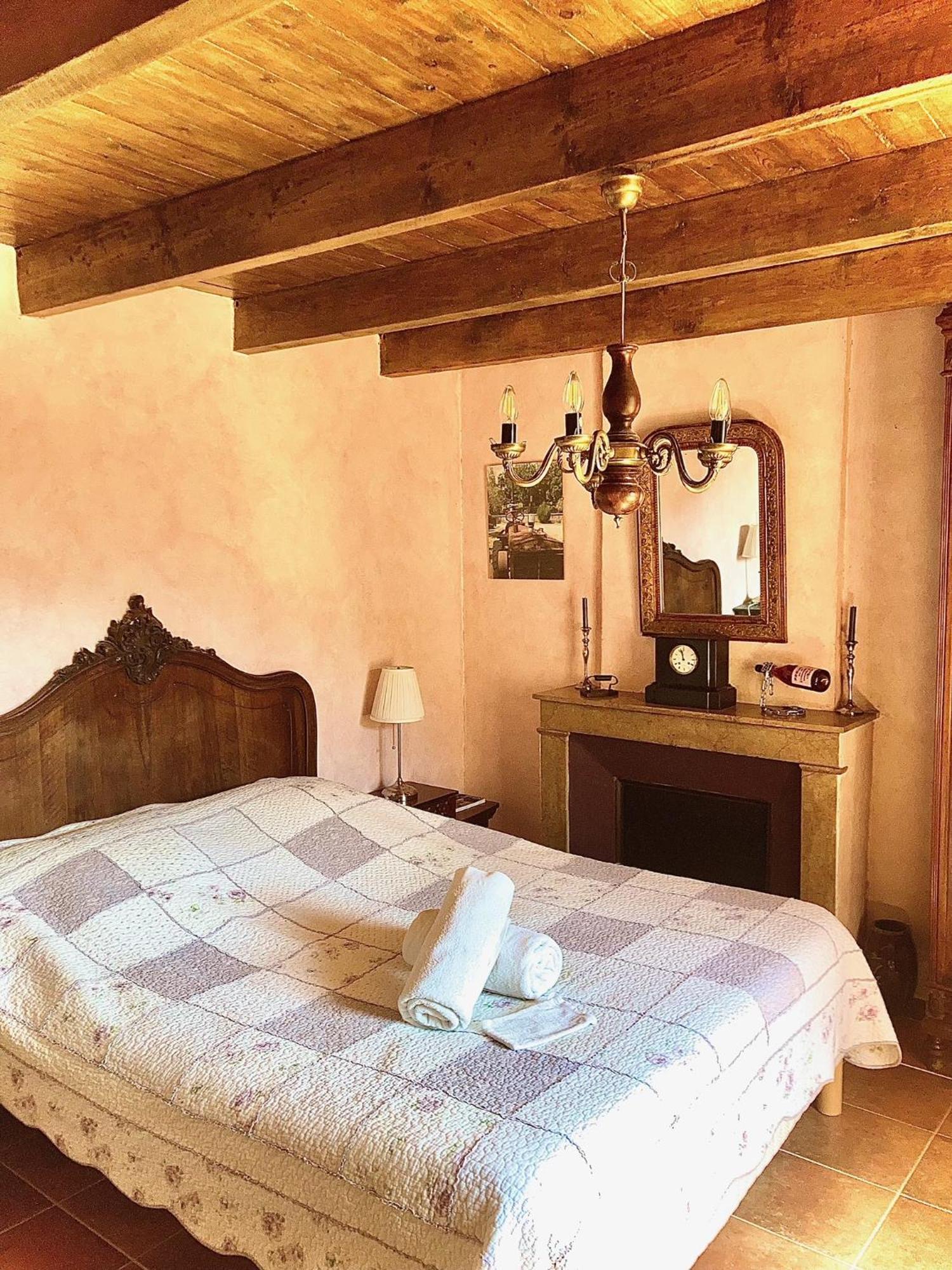 Domaine De Cousignac Bed & Breakfast Bourg-Saint-Andéol Екстериор снимка